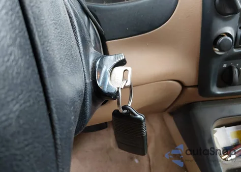 1996 Ford Explorer from USA, damaged, VIN 1FMDU34X3TZA32919